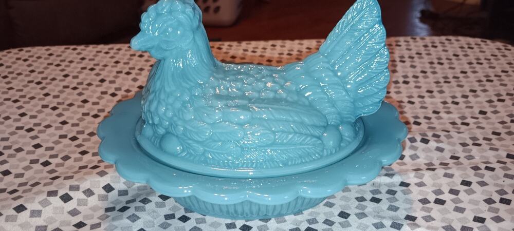 Pre-owned Mosser 6.5" Georgia Blue Glossy Glass Hen Chicken on Nest
